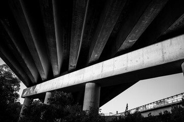 Black and white photo of a bridge