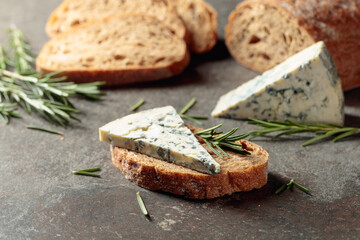 Blue cheese fresh bread.