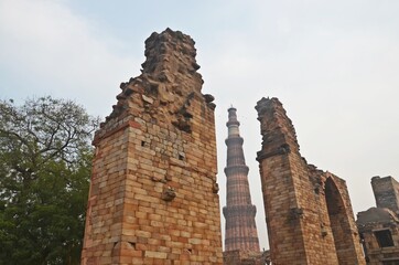 Fototapeta na wymiar Qutub Minar, UNESCO World Heritage site in New Delhi,india