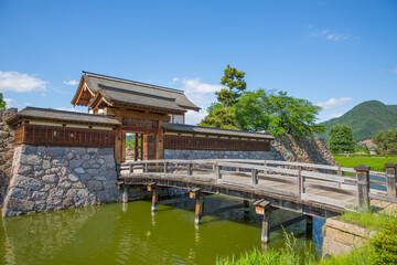 松代城　門へ続く橋