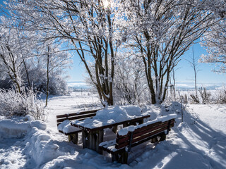 Picknick in einer Winterlandschaft