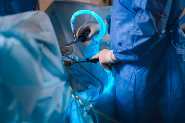 Endoscopic surgery to remove the uterus - 414682132