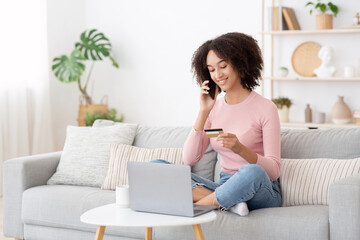 Obraz premium Shopping at home, delivery service and satisfied customer