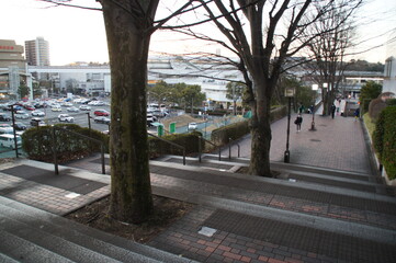 レンガの歩道と階段