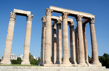 Fototapeta premium Athens is the cradle of classical civilization and philosophy. Also for the architecture temples, columns and capitals have spread in the Mediterranean civilizations. Here the Temple of Olympian Zeus.