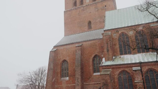Slow motion shot of a blizzard in L&uuml;neburg, northern germany