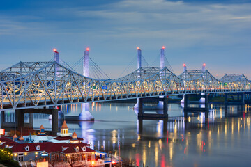 John F. Kennedy Bridge and Abraham Lincoln Bridge crossing the Ohio River into Louisville, Kentucky, USA - obrazy, fototapety, plakaty