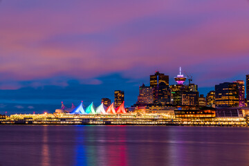 Downtown Vancouver in the pink color evening - obrazy, fototapety, plakaty