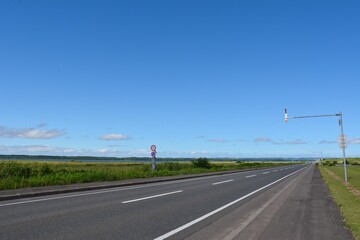 北海道の真っ直ぐな道