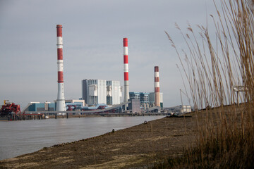 Obraz premium La centrale thermique de Cordemais - électricité au charbon - Nantes 