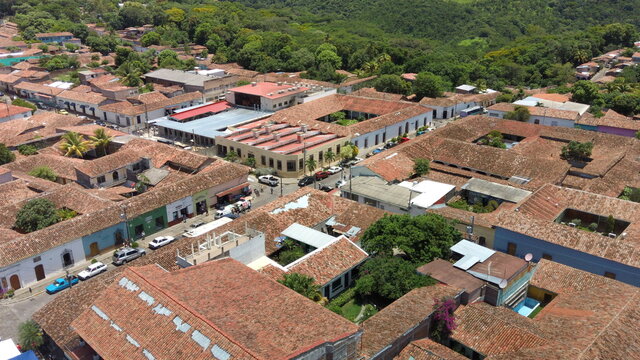 Suchitoto desde el aire