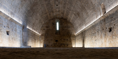 Estancia diáfana en el castillo de Peñíscola, Castellón