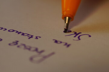 Grafologia i nauka pisania. Badanie pisma ręcznego. Pisanie piórem i długopisem. badanie podpisu...