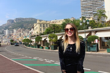 Dziewczyna w Monako © TRAVEL PODRÓŻE