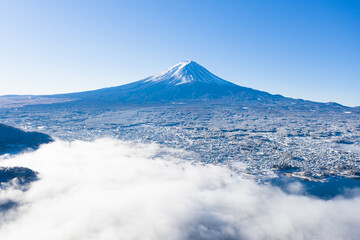 Fototapeta na wymiar 富士山　河口湖　雪景色　冬富士