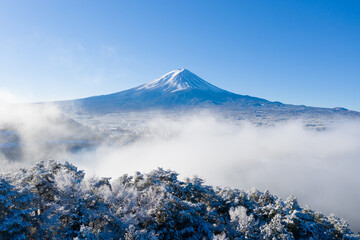 富士山　空撮　雲海　朝霧　河口湖上空