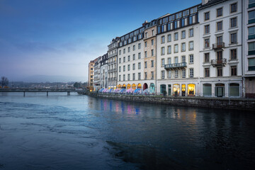 Obraz premium Rhone River and Geneva skyline - Geneva, Switzerland
