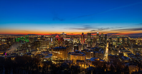 Fototapeta premium Downtown Montreal, rising sun over the city of Montreal.