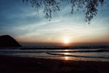 Fototapeta na wymiar Sunset at Hat Sam Phraya