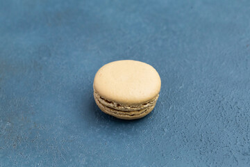 マカロンと青背景