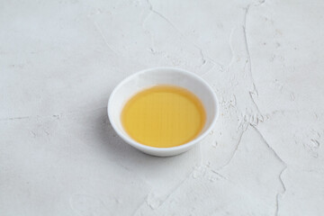 ごま油と白背景