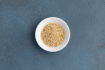 白ゴマと青背景