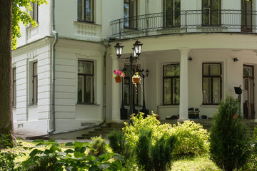 Serednikovo manor in classical style in the Moscow region, a park-manor ensemble of the end of the XVIII - beginning of the XIX century. Main building with wings and a gallery with columns