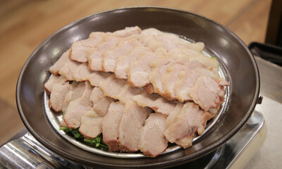 돼지고기 보쌈  Steamed pork