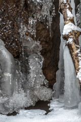Kristallklare Eiszapfen in Nahaufnahme