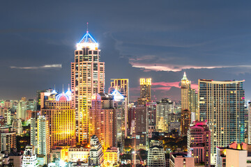 Naklejka premium Bangkok Cityscape, Business district with high building at dusk