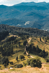 Obraz premium Lonely Mountain trail on the ridge