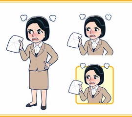 ベージュのスーツを着た女性