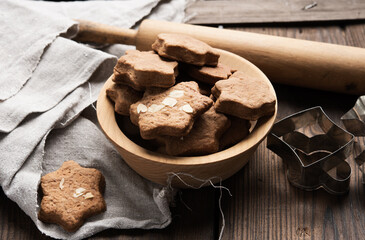 baked star shaped gingerbread cookies , close up