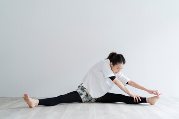 Fototapeta premium スポーツウェアの女性