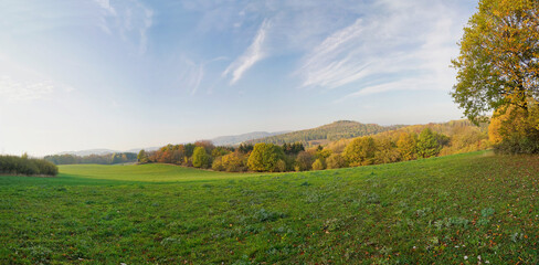 Panorama-Landschaft rund um den Schaumberg im Saarland