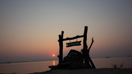 Fototapeta premium sunset over the river