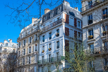 Fototapeta na wymiar Paris, typical facades, beautiful buildings in the center 