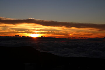 Obraz premium sunset in the mountains