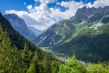 Fototapeta na wymiar Pralognan la Vanoise town and mountains landscape in French alps