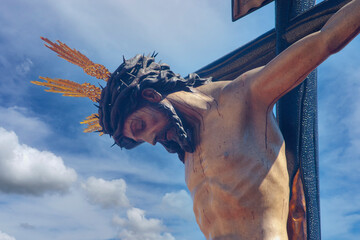 Jesús en la cruz, cristo de la hermandad de san Bernardo, semana santa de Sevilla	