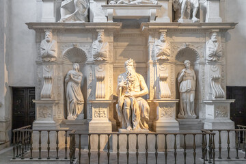 Juliusgrabmal mit Moses Statue in Marmor von Michelangelo für Papst Julius II. in der Kirche San...