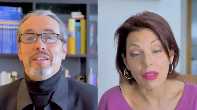 matrimonio conversan en confinamiento mediante videollamada