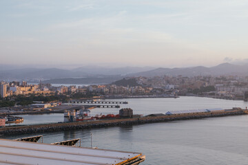 Atardecer de verano en el estrecho de Gibraltar