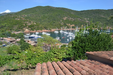 vue sur les toits de Girolata en Corse