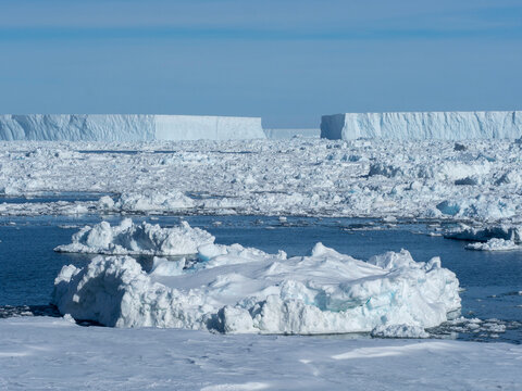 Sea ice, tabular icebergs, and brash ice in Erebus and Terror Gulf, Weddell Sea