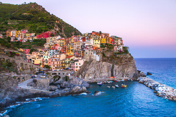 Fototapeta na wymiar Picturesque coastal village of Manarola, Cinque Terre, Italy. 