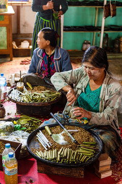 Cigar (cheroot) and cigarette hand made rolling, Inle Lake, Shan state