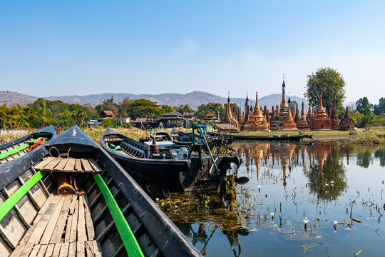 Taw Mwe Khaung Pagoda, Samkar, Inle Lake, Shan state