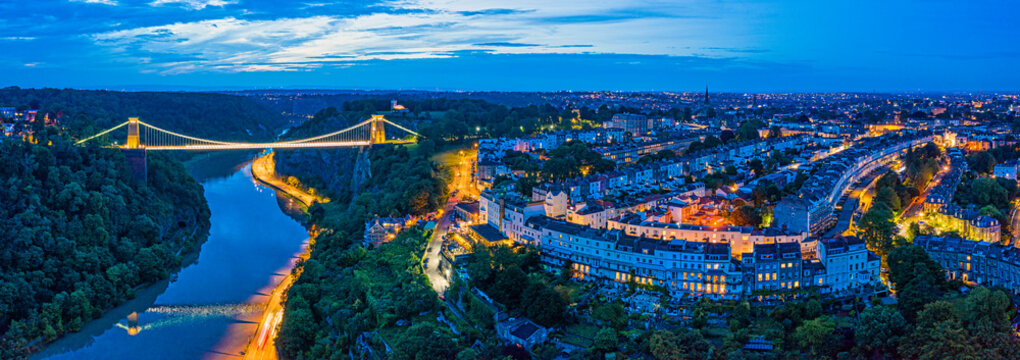 Clifton Suspension Bridge spanning the River Avon and linking Clifton and Leigh Woods, Bristol