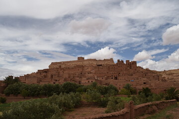 Fototapeta na wymiar Panorama of Ait Ben Haddou, a city which was location for many movies, built of clay houses in Morocco